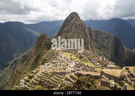 Aguas Calientes, Peru, 12. Oktober 2015: Berühmter Blick auf die Ruinen der antiken Inkastadt Machu Picchu Stockfoto