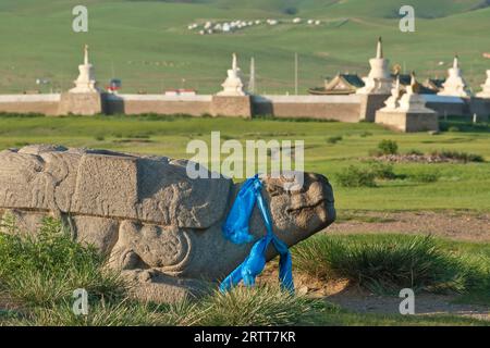 Steinschildkröte der antiken Hauptstadt der Mongolei, Schutzschildkröte im Kloster Erdene Zuu Khiid, Karakorum, Kharkhorin, Oevoerkhangai Aimak, Mongolei Stockfoto