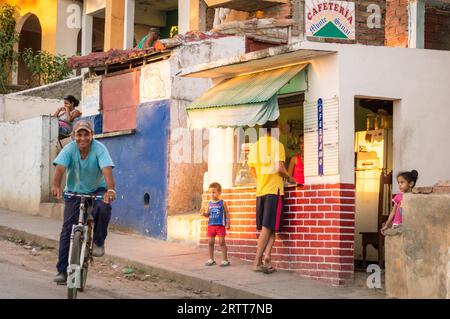 Trinidad, Kuba am 29. Dezember 2015: Es gibt regierungsgeführte Restaurants für die Einheimischen, wo man ein paar Pesos Cubanos für ein ordentliches Essen zahlt Stockfoto