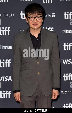 14. September 2023, Toronto, Ontario, Kanada: Regisseur Hur Jin-ho nimmt am 14. September 2023 während des Toronto International Film Festival 2023 in der Roy Thomson Hall in Toronto, Ontario, Kanada, an der Premiere von A Normal Family Teil. (Bild: © Angel Marchini/ZUMA Press Wire) NUR REDAKTIONELLE VERWENDUNG! Nicht für kommerzielle ZWECKE! Stockfoto