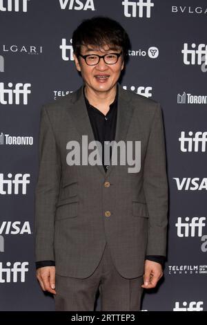 14. September 2023, Toronto, Ontario, Kanada: Regisseur Hur Jin-ho nimmt am 14. September 2023 während des Toronto International Film Festival 2023 in der Roy Thomson Hall in Toronto, Ontario, Kanada, an der Premiere von A Normal Family Teil. (Bild: © Angel Marchini/ZUMA Press Wire) NUR REDAKTIONELLE VERWENDUNG! Nicht für kommerzielle ZWECKE! Stockfoto