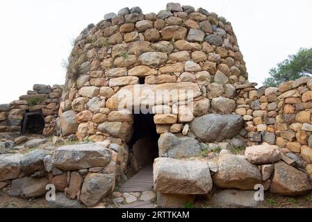 Archäologische Stätte von Nuraghe La Prisgiona - Sardinien - Italien Stockfoto