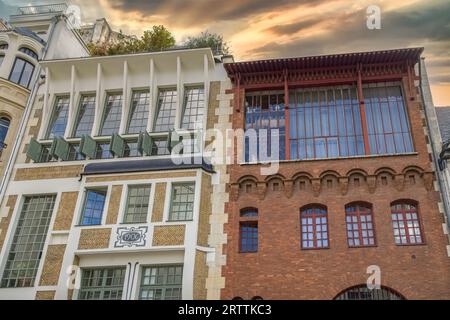 Paris, typisches Gebäude Art Deco im 14. Arrondissement, wunderschöne Fassade Stockfoto