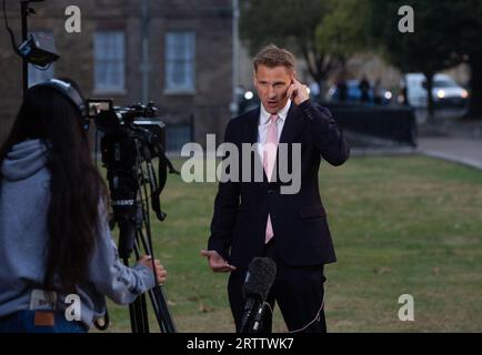 London, Vereinigtes Königreich. September 2023. Chris Philp, Minister für Kriminalität, Polizei und Feuer Chris Philp wird in Westminster während der morgendlichen Medienrunde gesehen. Quelle: Tayfun Salci / Alamy Live News Stockfoto