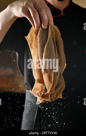 Rohes Rinderomasum (dritter Magen), roher Kuhmagen, roher Kutteln Stockfoto