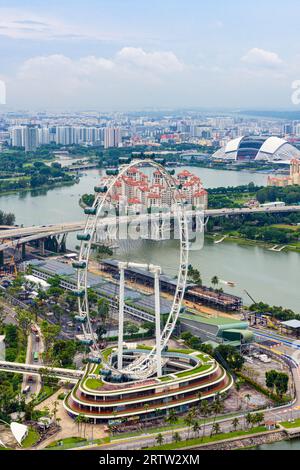 Blick nach Nordosten über Singapur durch das Singapore Flyer Large Ferris Wheel Stockfoto