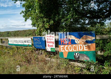 Great Missenden, Großbritannien. September 2023. High-Speed Rail HS2 Kunstwerke in Great Misseden, Buckinghamshire. In der Presse wurde weithin berichtet, dass Premierminister Rishi Sunak und Bundeskanzler Jeremy Hunt "in Diskussionen über die Abschaffung der zweiten Phase des HS2-Projekts sind, da die Kosten aufgrund schwerer Verzögerungen spiralförmig sind". Wenn ja, würde dies bedeuten, dass die HS2 Phase 2 von Birmingham nach Manchester abgesagt würde. Der Eastern Leg von Birmingham nach Leeds wurde bereits abgesagt. Quelle: Maureen McLean/Alamy Live News Stockfoto