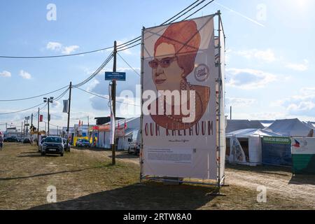 Le Plessis Pate, Frankreich. September 2023. Die Stände werden für das jährliche Festival „Fete de l’Humanite“ vorbereitet, das am 10. September 2022 von der französischen kommunistischen Zeitung L’Humanite in Le Plessis-Pate im Süden von Paris organisiert wird. Foto: Pierrick Villette/ABACAPRESS.COM Abaca Press/Alamy Live News Stockfoto