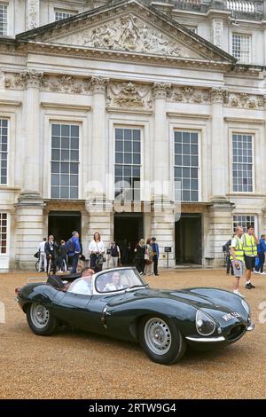 Jaguar XKSS (1956) (Jahrzehnte Gewinner: 1950er), Concours of Elegance 2023, Hampton Court Palace, London, Großbritannien, Europa Stockfoto