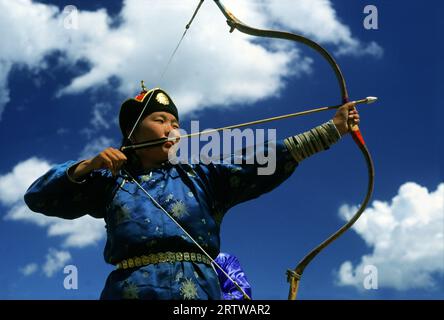 Bogenschützin, Nadaam-Festival Stockfoto