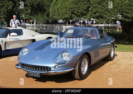 Ferrari 275 GTB/4 (1967), Concours of Elegance 2023, Hampton Court Palace, London, Großbritannien, Europa Stockfoto