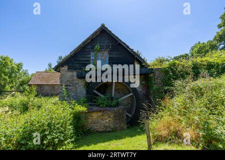 Piles Mill, eine Apfelwein- und Maiswassermühle am aller-Fluss im Exmoor-Nationalpark bei Allerford, Somerset, England. Stockfoto