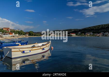 Wassertaxi Angelboot Entspannen auf dem Wasser in Kroatien Stockfoto