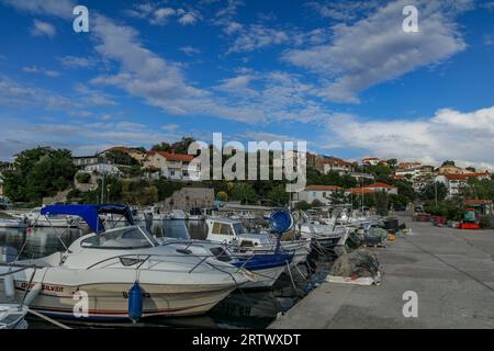 Wassertaxi Angelboot Entspannen auf dem Wasser in Kroatien Stockfoto