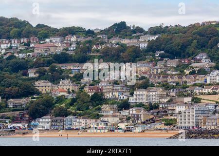 Ventnor, Isle of Wight, Hampshire UK vom Meer aus gesehen im September Stockfoto