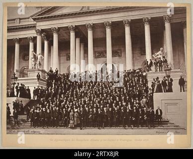 Gruppenporträt der Delegierten der Evangelischen Allianz, Wegner & Mottu, 1873 die Delegierten der Evangelischen Allianz auf den Stufen des Kapitols in Washington, D.C. Stockfoto