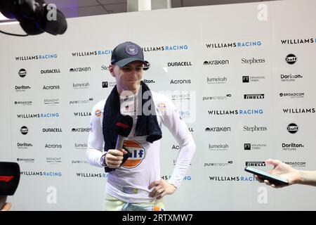 Singapur, Singapur. September 2023. Logan Sargeant (USA) Williams Racing. 15.09.2023. Formel-1-Weltmeisterschaft, Rd 16, Singapur Grand Prix, Marina Bay Street Circuit, Singapur, Übungstag. Auf dem Foto sollte Folgendes stehen: XPB/Press Association Images. Quelle: XPB Images Ltd/Alamy Live News Stockfoto