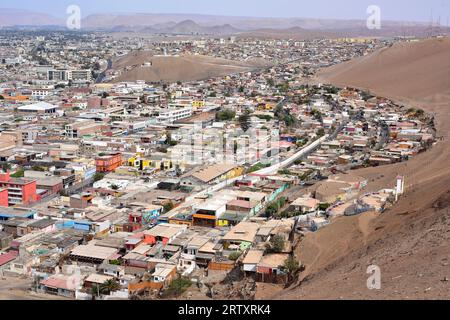 Arica, Norte Grande de Chile, Region de Arica y Parinacota. Am unteren Fluss Lluta Valley. Panoramablick von Morro de Arica. Stockfoto