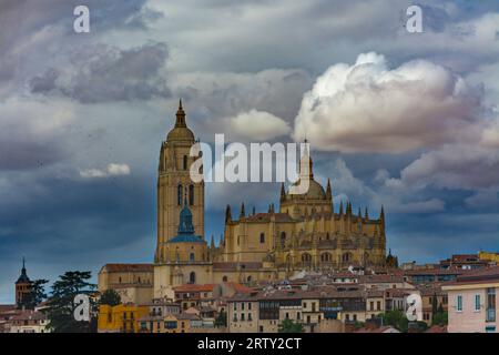 Segovia, Spanien. September, 14. 2022: Kathedrale unserer Lieben Frau von der Himmelfahrt und von San Frutos. Erbaut zwischen dem 16. Und 18. Jahrhundert. UNESCO Wor Stockfoto