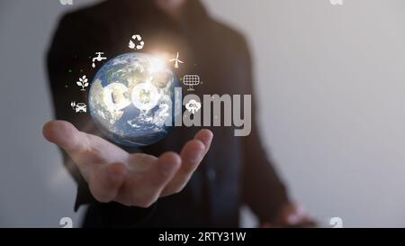 Natürliche Umwelt klimaneutrale langfristige Emissionsstrategie CO2-neutrale Ziele Net Zero 2050 Umwelttechnologie nachhaltige Entwicklung. Stockfoto