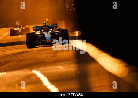 Singapur, Singapur. September 2023. #2 Logan Sargeant (USA, Williams Racing), F1 Grand Prix von Singapur auf dem Marina Bay Street Circuit am 15. September 2023 in Singapur. (Foto: HOCH ZWEI) Credit: dpa/Alamy Live News Stockfoto
