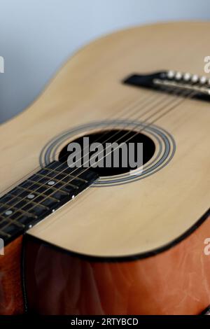 Klassische Gitarre, Gitarrensaiten, saitiges Musikinstrument Stockfoto