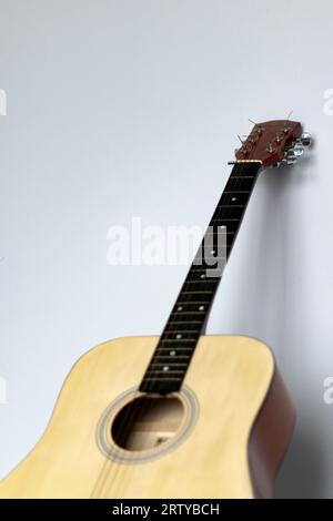 Klassische Gitarre, Gitarrensaiten, saitiges Musikinstrument Stockfoto