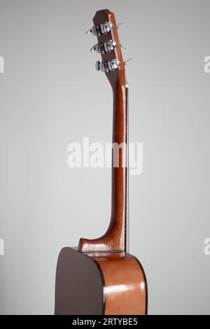 Klassische Gitarre, Gitarrensaiten, saitiges Musikinstrument Stockfoto