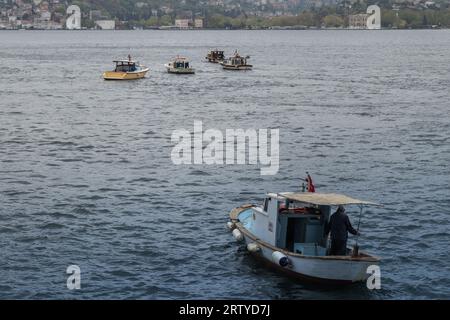 Bootsfahrt im Istanbuls Bosporus Stockfoto