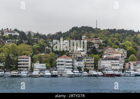 Bootsfahrt im Istanbuls Bosporus Stockfoto