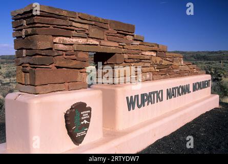 Einfahrtsschild, Wupatki National Monument, Arizona Stockfoto