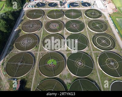 Rotherwas Hereford UK: Luftaufnahme der Kläranlage und Filterbetten aus Wales im September 2023 Stockfoto