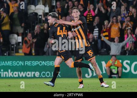 Hull, Großbritannien. September 2023. Aaron Connolly #44 of Hull City feiert sein Tor und erzielt 1-1 Punkte beim Sky Bet Championship Match Hull City vs Coventry City im MKM Stadium, Hull, Vereinigtes Königreich, 15. September 2023 (Foto: James Heaton/News Images) in Hull, Vereinigtes Königreich am 15. September 2023. (Foto: James Heaton/News Images/SIPA USA) Credit: SIPA USA/Alamy Live News Stockfoto