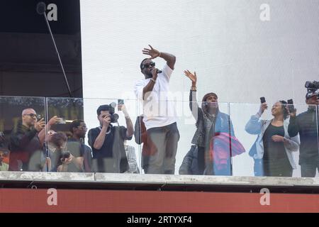 Bürgermeister Adams präsentiert Sean „Diddy“ Combs mit den Keys to the City, New York, USA. September 2023. Quelle: Brasilien Photo Press/Alamy Live News Stockfoto