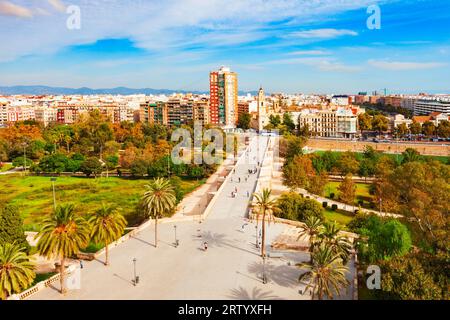 Panoramablick über Valencia vom Serrans Gate oder den Serranos Towers aus der Vogelperspektive. Valencia ist die dritthäufigste Gemeinde Spaniens. Stockfoto