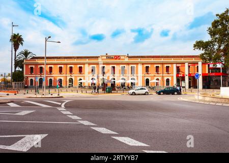 Xativa, Spanien - 17. Oktober 2021: Hauptbahnhof in der Stadt Xativa bei Valencia in Spanien. Stockfoto