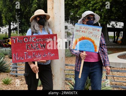 Hunderte junger Angelenos bereiten sich darauf vor, sich zu versammeln und auf den Straßen zu marschieren, um sich anderen auf der ganzen Welt in einem globalen Klimaangriff anzuschließen, einem Aktionstag gegen die Klimaunfähigkeit in Los Angeles City Hall South am Freitag, den 15. September 2023. Der erste globale Klimaangriff fand im September 2019 statt, inspiriert von der schwedischen Aktivistin Greta Thunberg, die mit der Schulabschaltung und dem Protest vor dem schwedischen parlament begann, politische Maßnahmen zu fordern. Laut Wissenschaftlern am Goddard Institute of Space Studies der NASA war dieser Sommer der heißeste seit den weltweiten Aufzeichnungen im Jahr 1880. Foto von Jim Ruymen/UPI Stockfoto