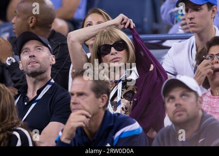 FLUSHING NY- SEPTEMBER 04: Hugh Jackman, Anna Wintour Tag elf der US Open 2014 im USTA Billie Jean King National Tennis Center am 4. SEPTEMBER 2014 im Flushing Viertel des Queens Borough of New York City People: Hugh Jackman, Anna Wintour Stockfoto