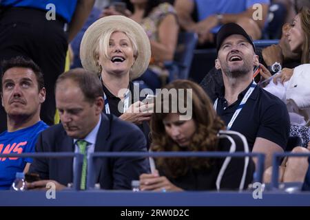 FLUSHING NY- SEPTEMBER 04: Hugh Jackman, Deborra-Lee Furness Day 11 der US Open 2014 im USTA Billie Jean King National Tennis Center am 4. SEPTEMBER 2014 im Flushing Viertel des Queens Borough of New York City People: Hugh Jackman, Deborra-Lee Furness Stockfoto