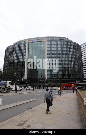 Außenansicht der Park Plaza Westminster Bridge London, UK September 2023 Stockfoto