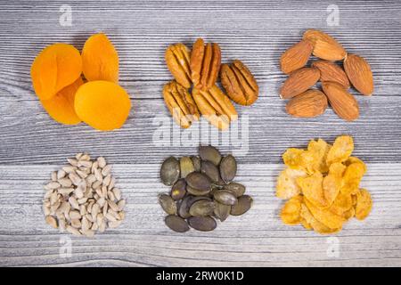 Gesunde Inhaltsstoffe mit Magnesium, Vitamin und Mineralien. Nahrhaftes Essen Stockfoto