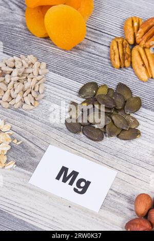 Gesunde Inhaltsstoffe mit Magnesium, Vitamin und Mineralien. Nahrhaftes Essen Stockfoto
