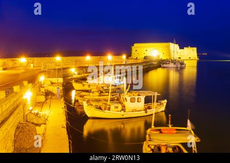 Das Koules oder Castello a Mare ist eine Festung am Eingang des alten Hafens von Heraklion, der Insel Kreta in Griechenland Stockfoto
