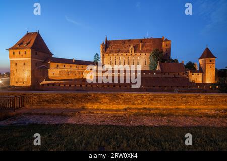 Marienburg in der Nacht in Polen, mittelalterliche Festung, gebaut von der deutschen Ritter-Ordens Stockfoto