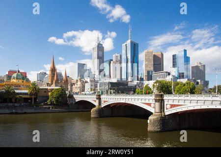 Melbourne, Australien, Januar 26, Melbournes berühmte Skyline über der Princes Bridge an einem sonnigen Tag am 26. Januar 2015 Stockfoto