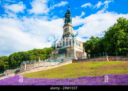 Niederwalddenkmal ist ein Monument, das sich in der Niederwald befindet sich in der Nähe von Rüdesheim am Rhein in Hessen, Deutschland Stockfoto