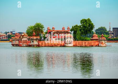 Jagmandir oder Jag Mandir ist ein Museum auf der Insel Kishore Sagar See in Kota Stadt in Rajasthan Bundesstaat Indien Stockfoto