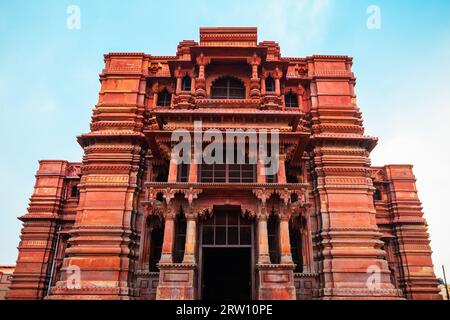 Govind Dev Ji Temple ist ein Hindu-Tempel, der Lord Krishna in Vrindavan in der Nähe der Stadt Mathura im indischen Bundesstaat Uttar Pradesh gewidmet ist Stockfoto