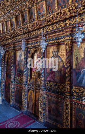 Inneneinrichtung, Altar, Fresken, Kloster Moni Thari in der Nähe von Laerma aus dem 12. Jahrhundert, dem Heiligen Michael, einer der wichtigsten Ordensleute Stockfoto