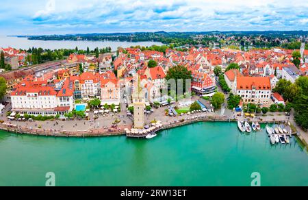 Lindau Luftpanorama. Lindau ist eine große Stadt und Insel am Bodensee oder Bodensee in Bayern, Deutschland. Stockfoto